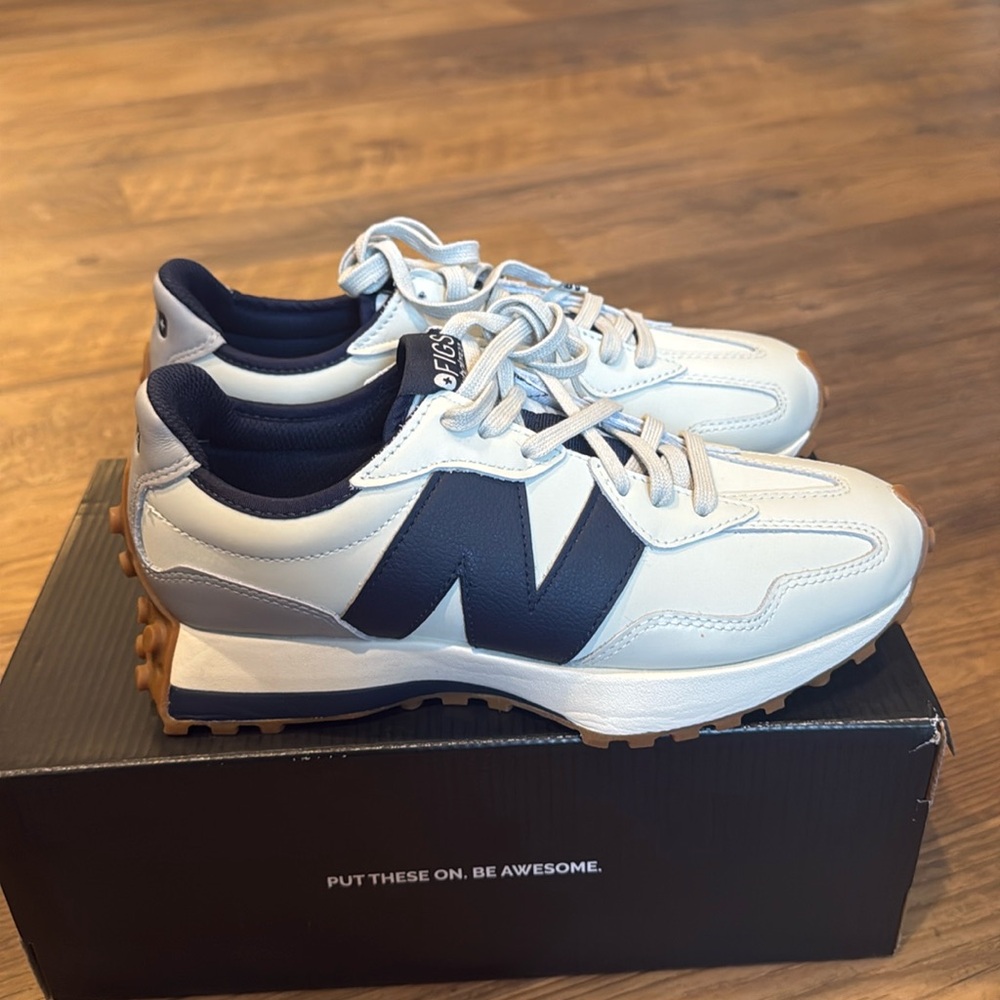 New Balance 327